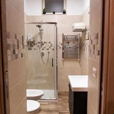 Tizzy Apartment & Rooms Bari Exterior foto